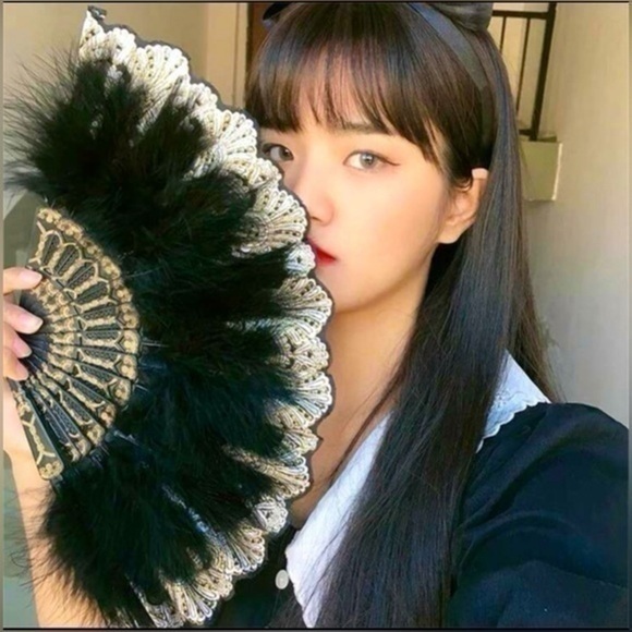 ✨NEW✨Elegant Black and Gold Feather Fan main image 2